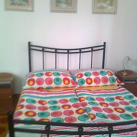 Πανσιόν Brigitta Vendeghaz *